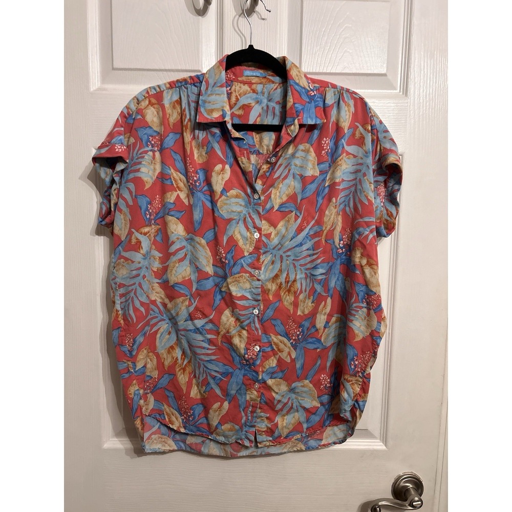 J McLaughlin Medium Hawaiian Shirt Short Sleeve button up floral leaf print pink